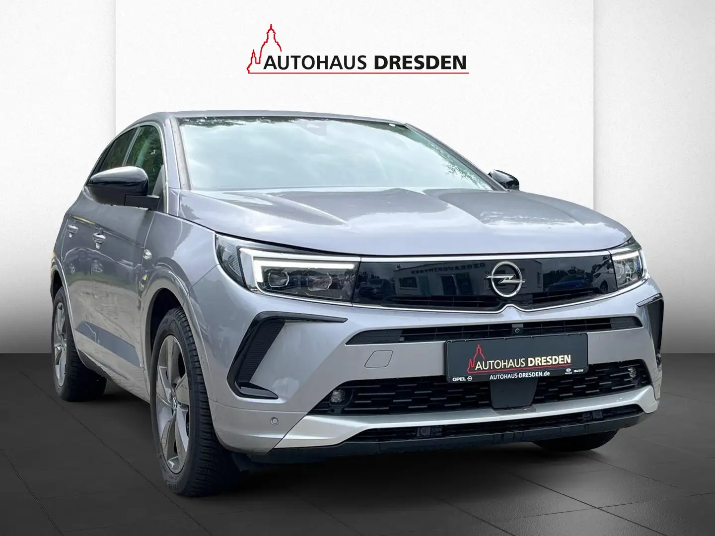 Opel Grandland 1.2 Turbo KLIMA,NAVI,ALLWETTERREIFEN Grau - 2