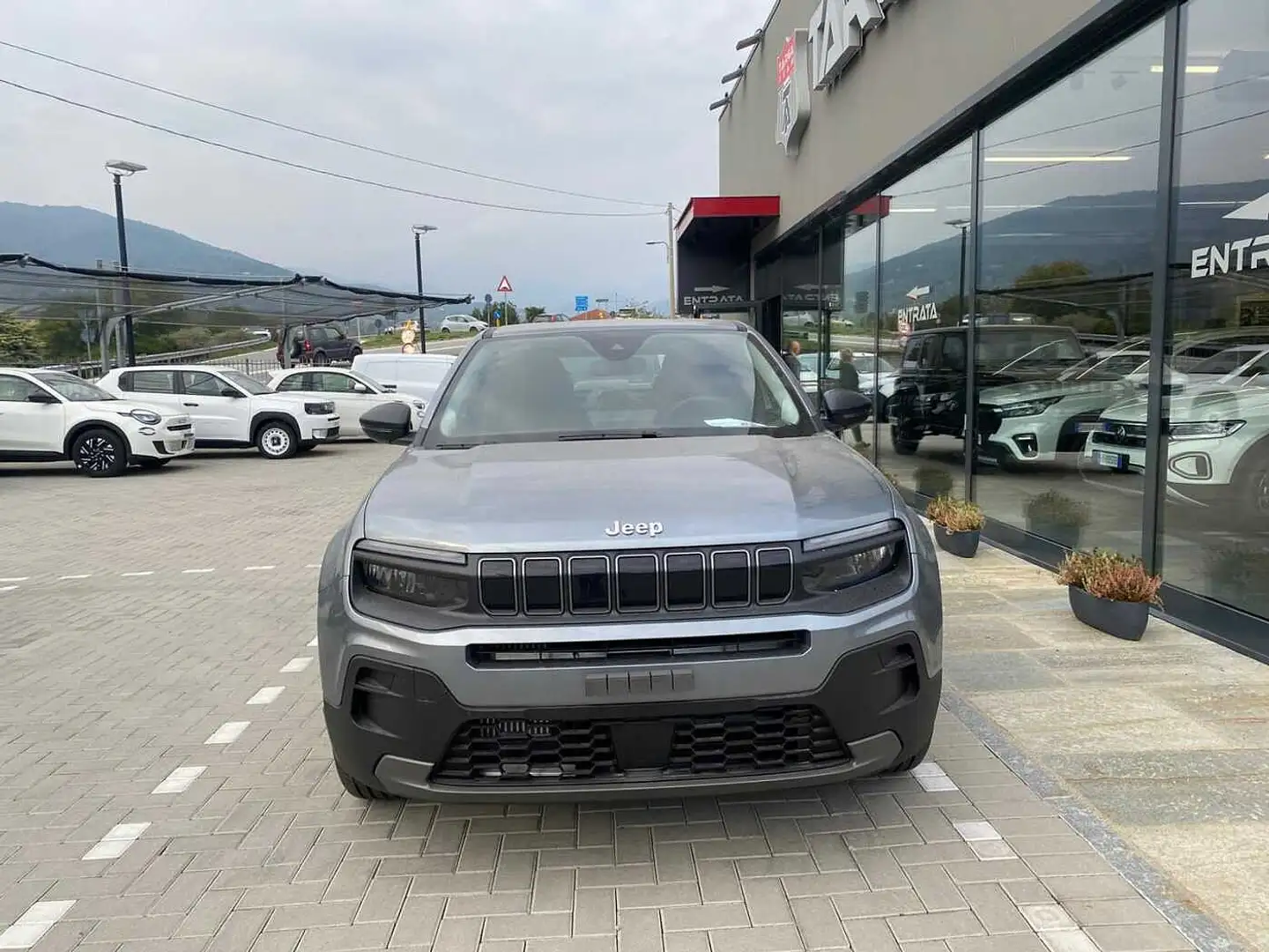 Jeep Avenger 1.2 Turbo 100 CV Longitude Gris - 2