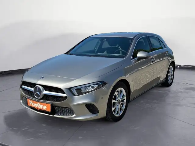 Mercedes-Benz A 220 NAVI*LED*KAMEA* AHK*SHZ*TEMPOMAT