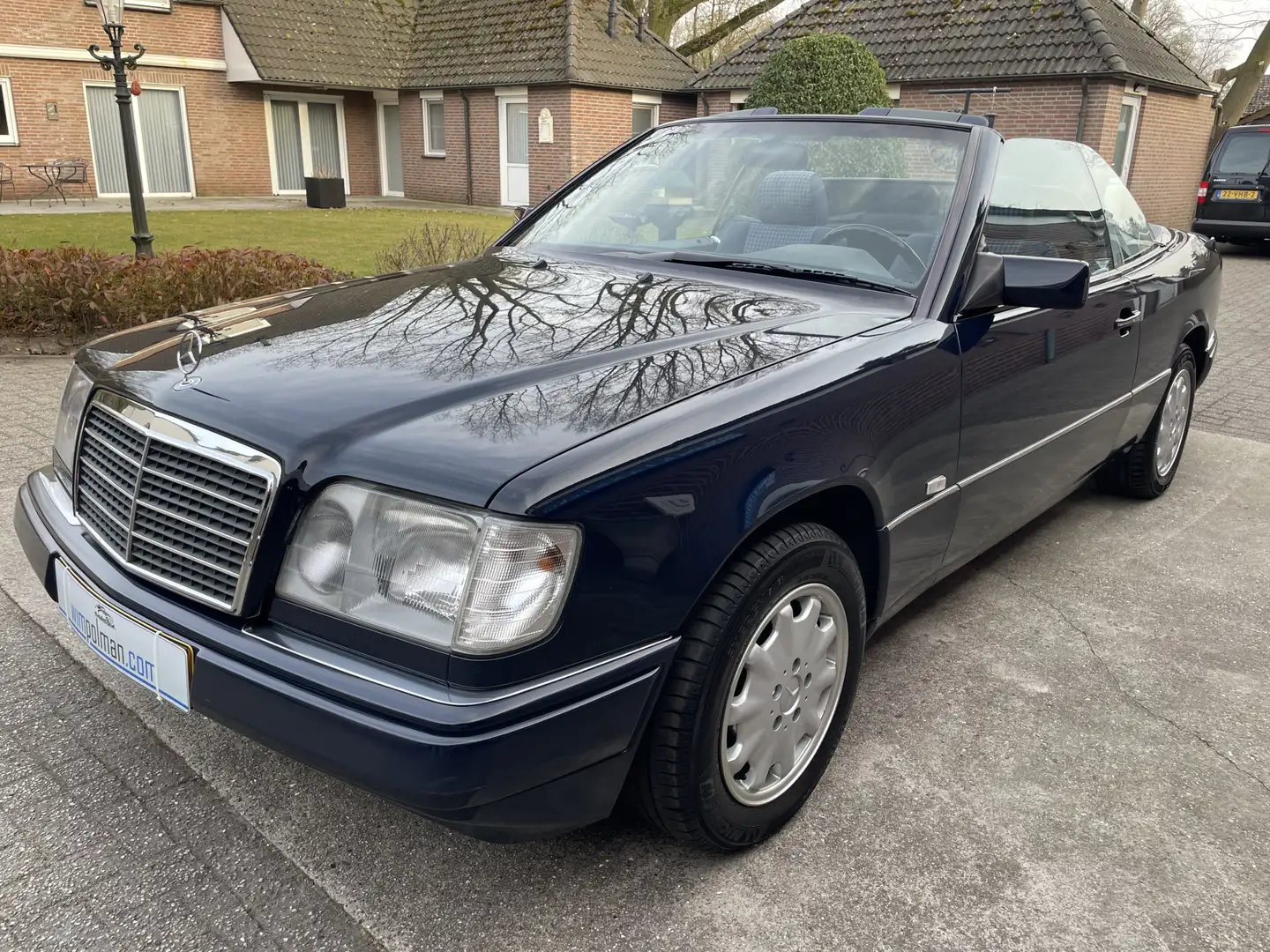 Mercedes-Benz E 200 Cabrio Blu/Azzurro - 1