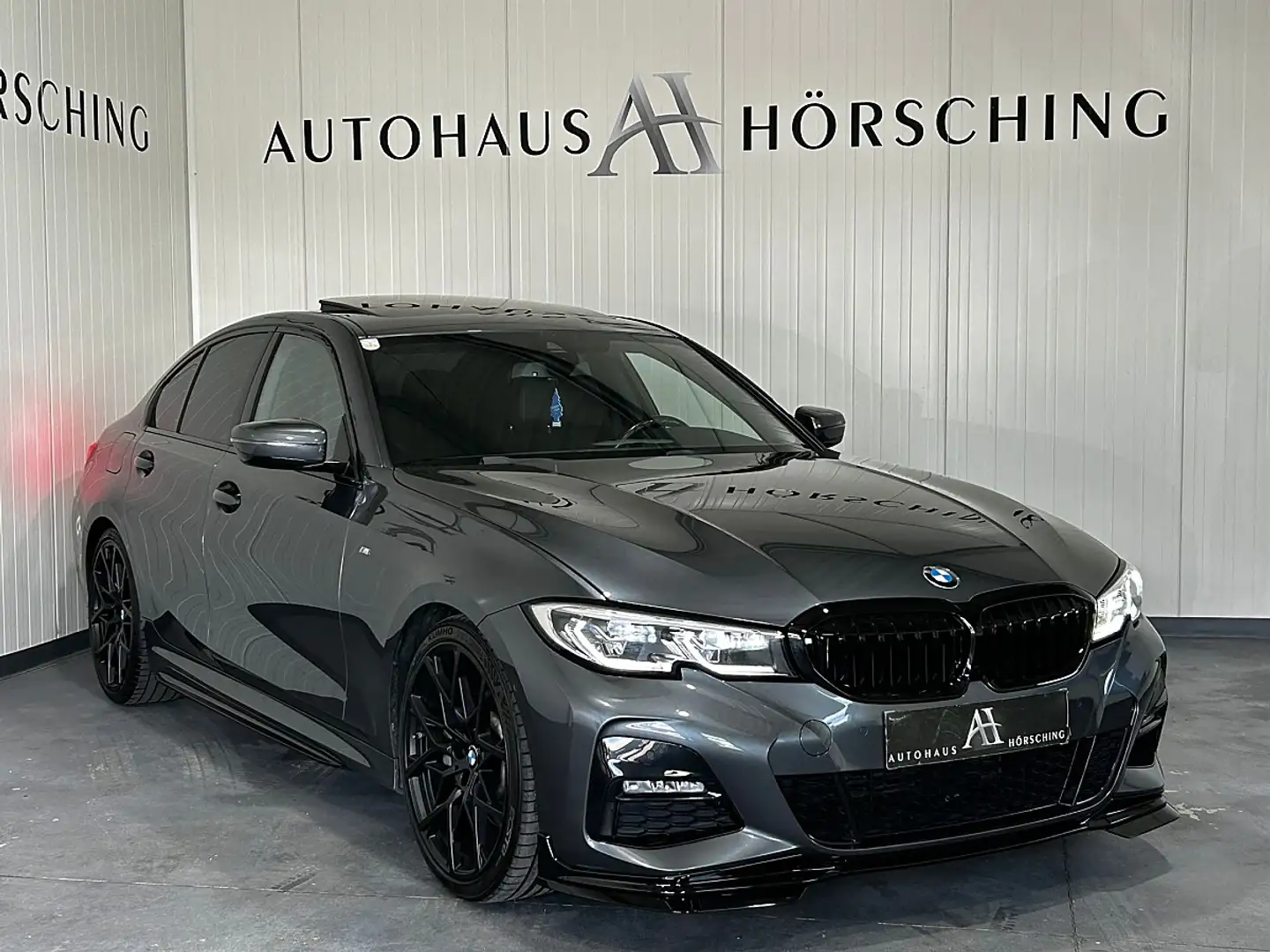 BMW 330 d Aut.//M-Paket//Schiebedach/HEAD-UP//MEMORY//A... Grau - 1