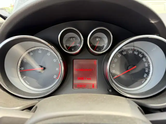 Opel Insignia view 4