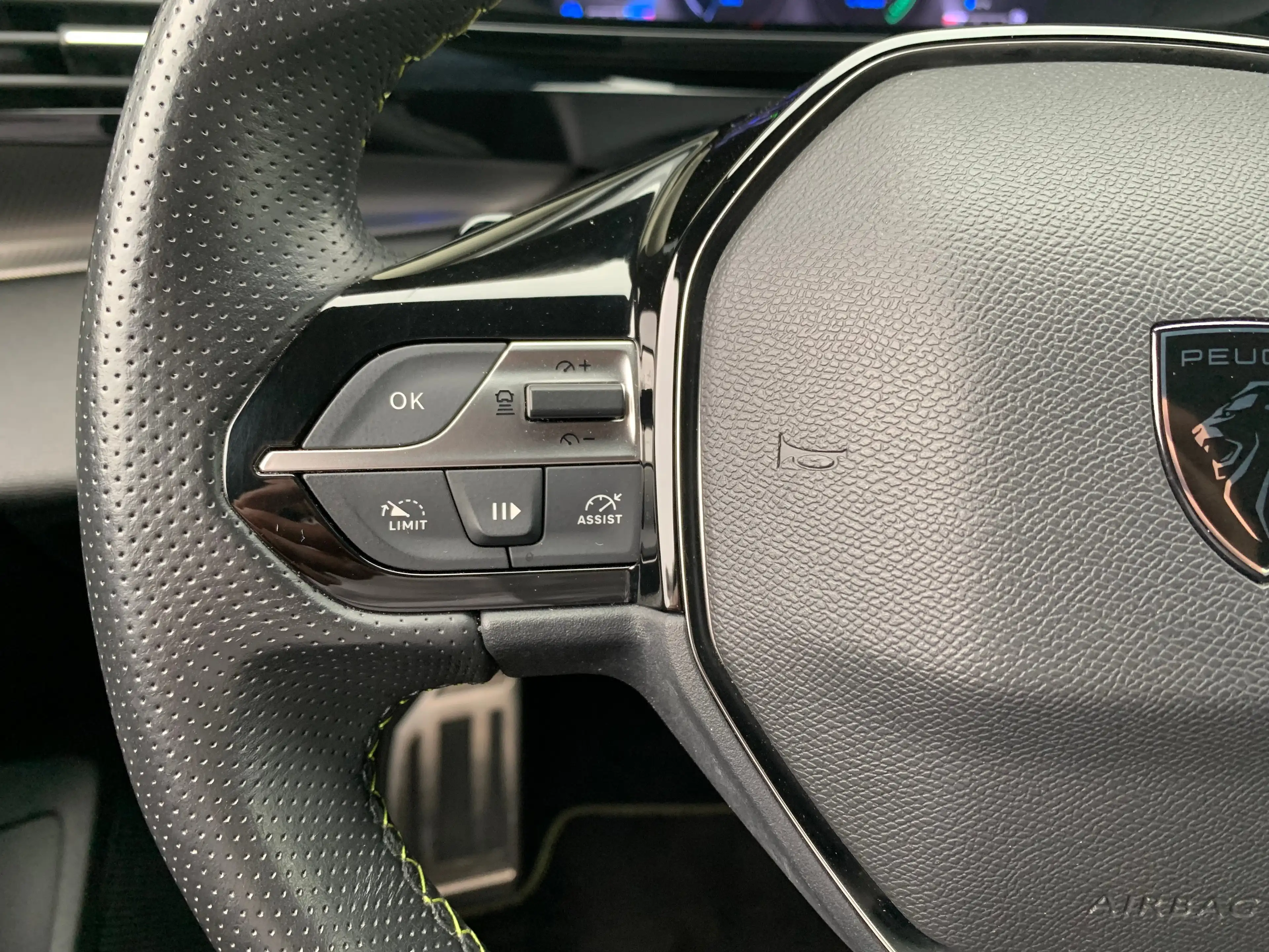 Peugeot 408 1.6 HYbrid GT 225 EAT8 First Edition Airco | Camer — photo 12