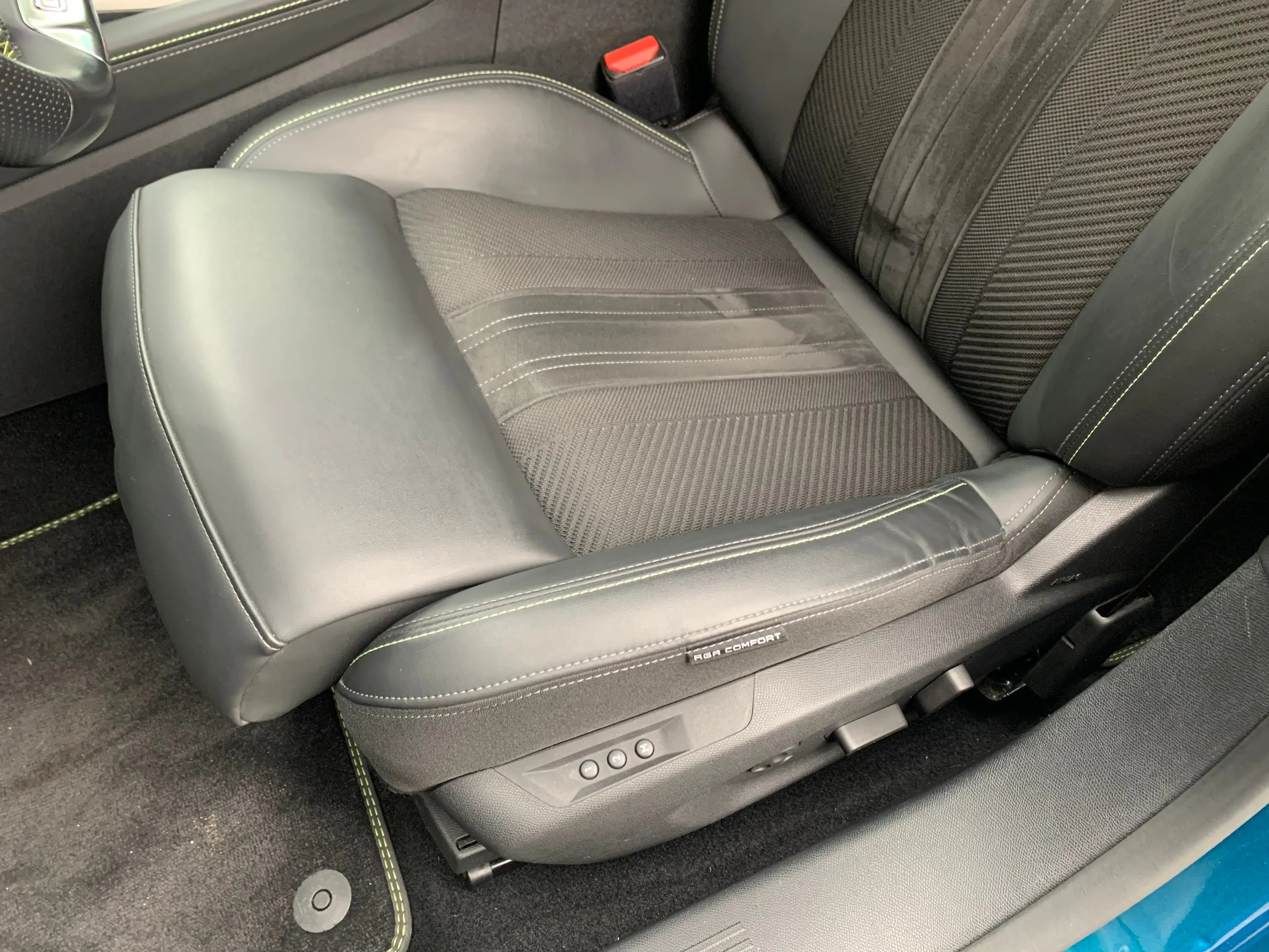 Peugeot 408 1.6 HYbrid GT 225 EAT8 First Edition Airco | Camer — photo 28
