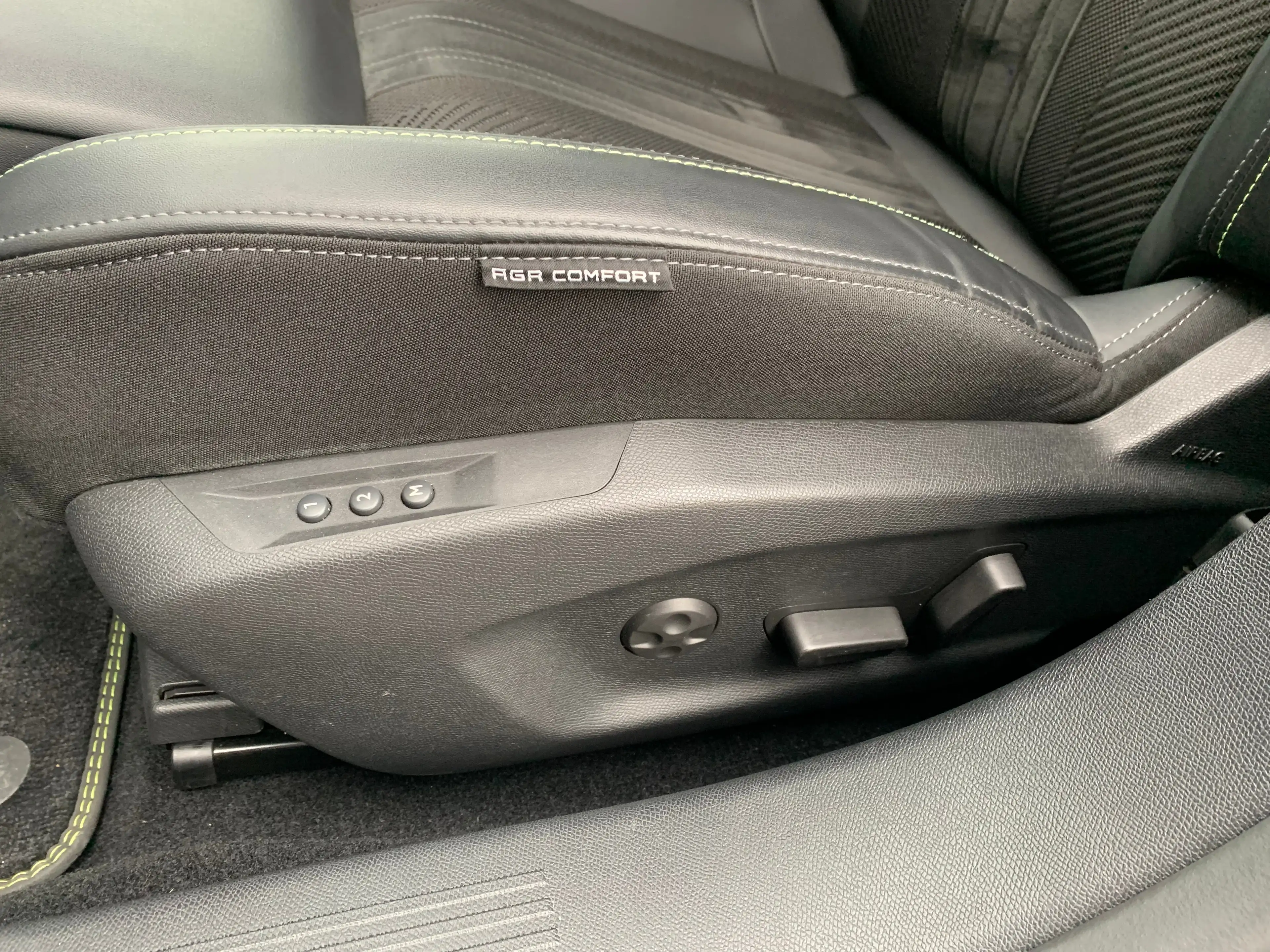 Peugeot 408 1.6 HYbrid GT 225 EAT8 First Edition Airco | Camer — photo 29
