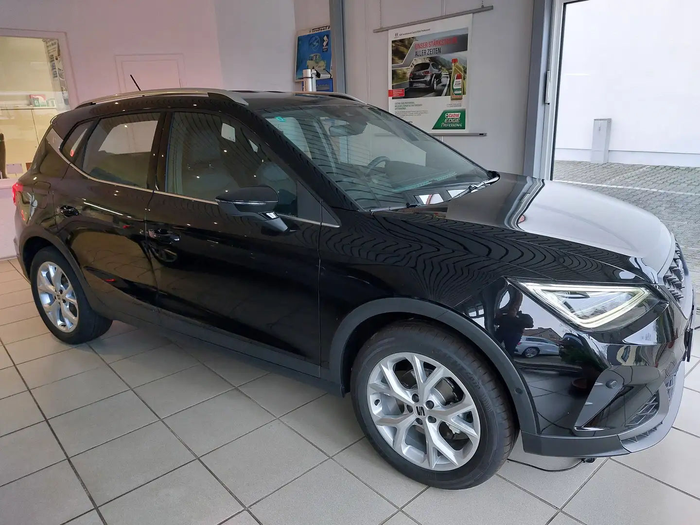 SEAT Arona FR DSG LED NAVI TOTW SHZ ACC PDC/KAMERA 17"ALU Schwarz - 2