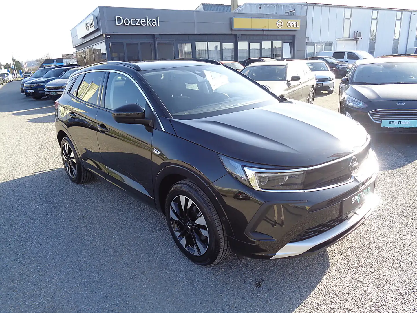 Opel Grandland 1,5 D Business Elegance Start/Stop Aut. Schwarz - 2