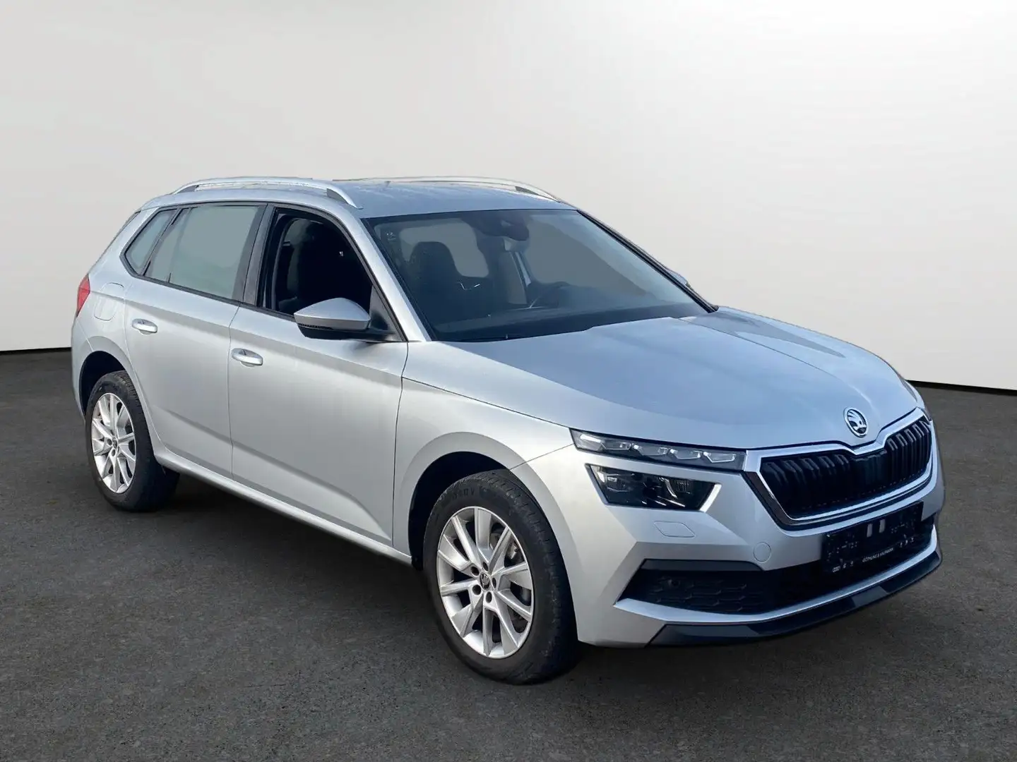 Skoda Kamiq Style*NAVI*LED*AHK* Silber - 1
