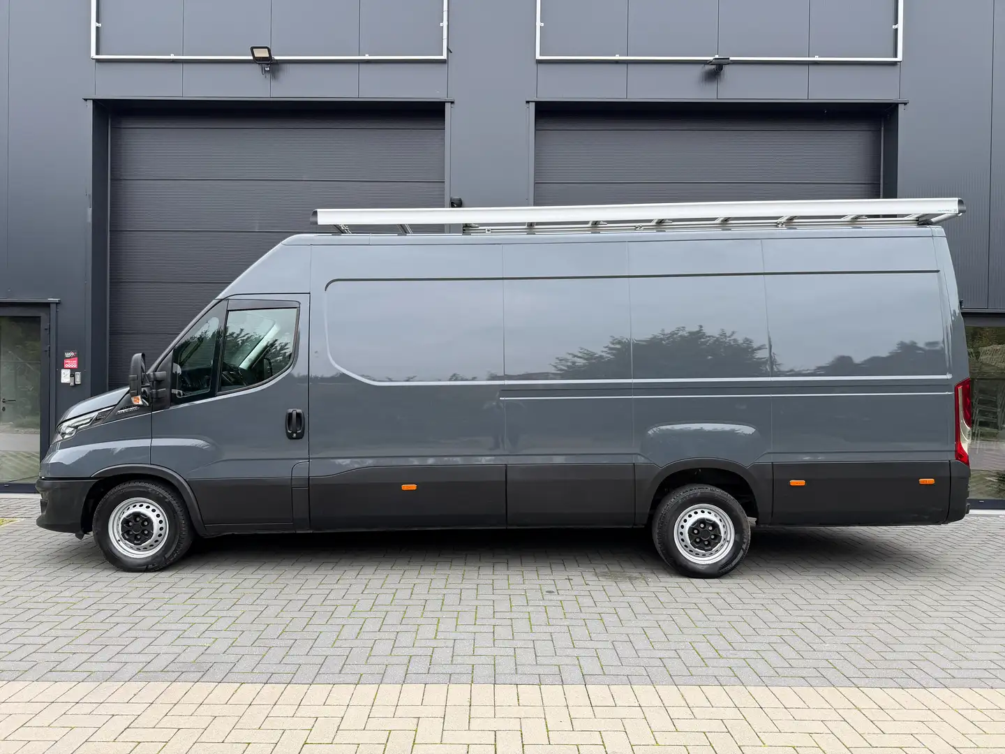 Iveco Daily 3.0D Aut. / L4 / Trekh 3.5 T/ € 24.785 Ex. BTW Gris - 2