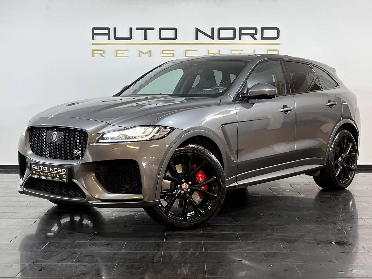 Jaguar F-Pace F-PACE SVR AWD *360°Cam*Pano*ACC*Meridian*22"* Grau - 1