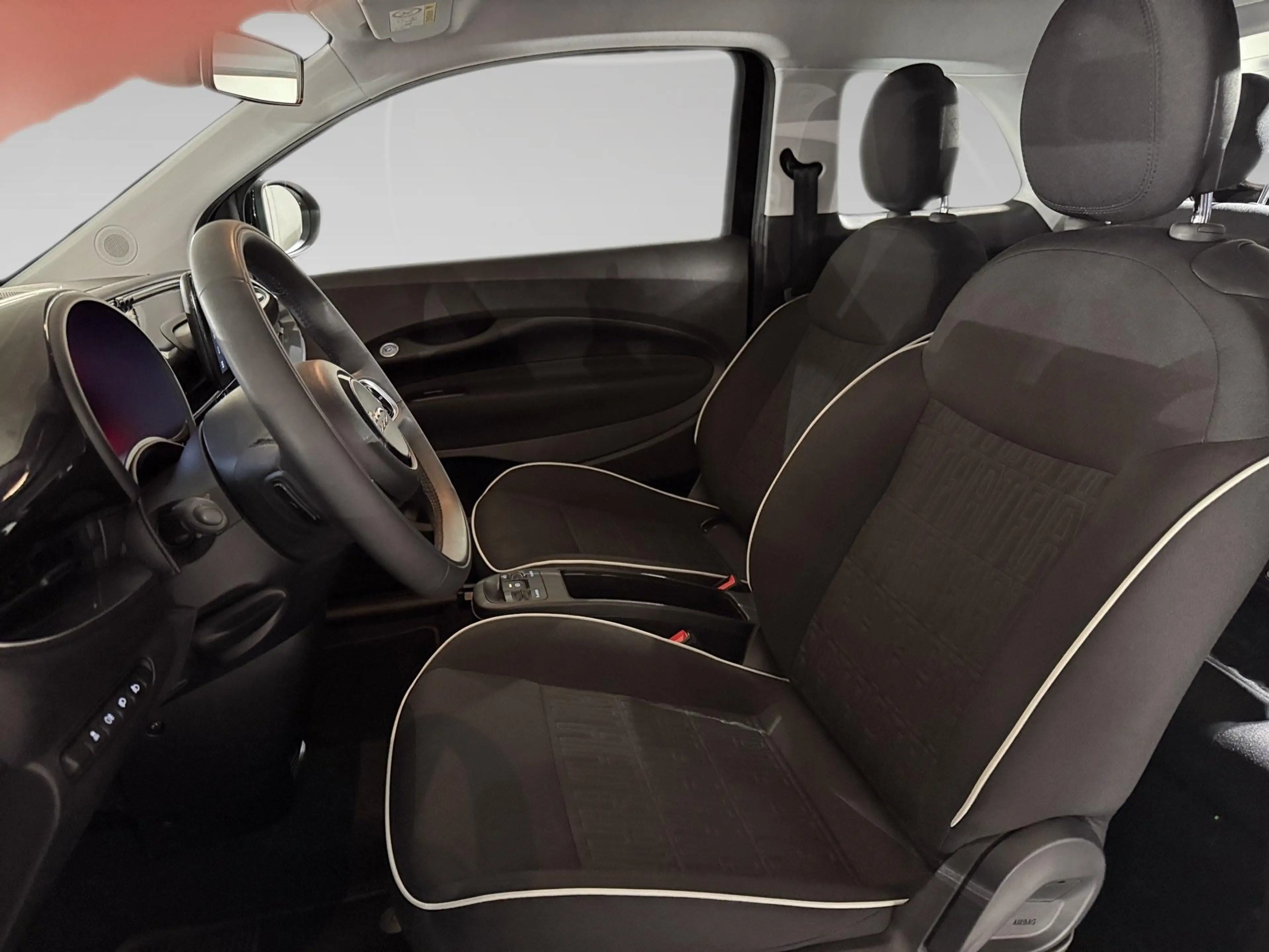 Fiat 500e 500e 24 kWh LIMO — photo 4