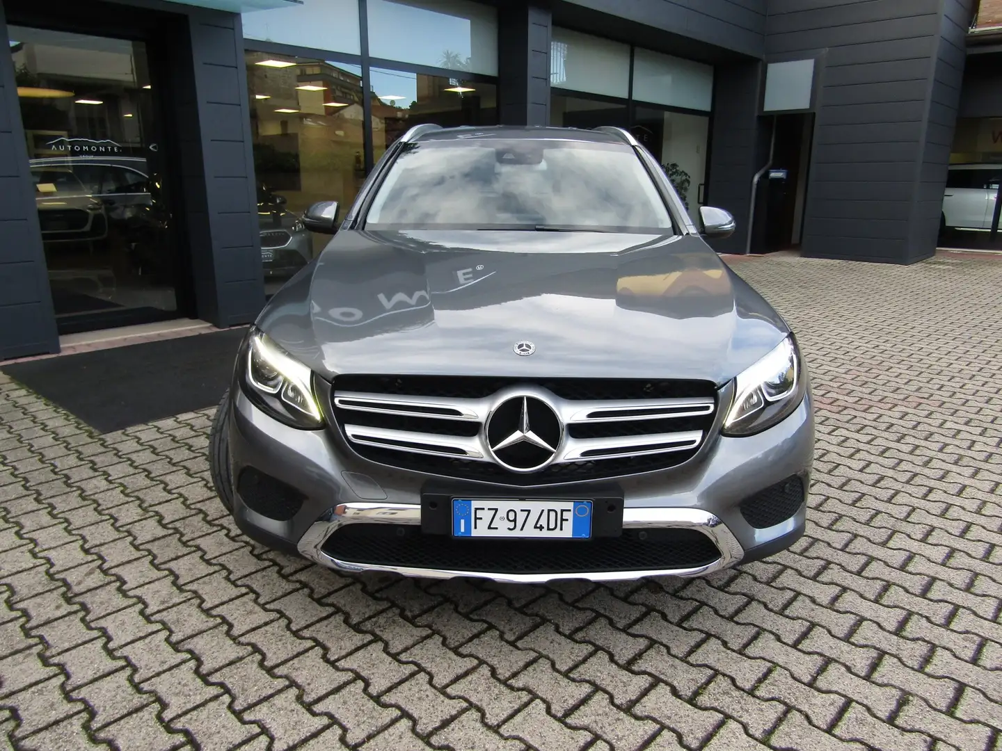 Mercedes-Benz GLC 220 d SPORT 4 MATIC AUTO 170CV,FARI LED,CERCHI 17,NAVI Grijs - 2