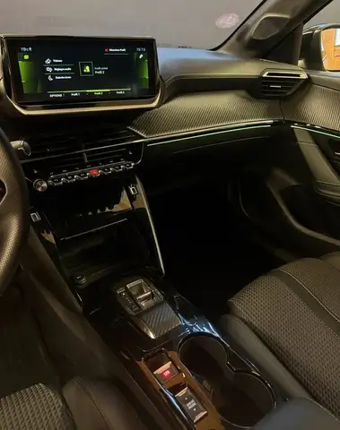 Peugeot 208 view 10