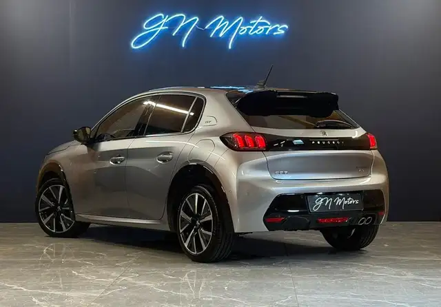 Peugeot 208 view 4