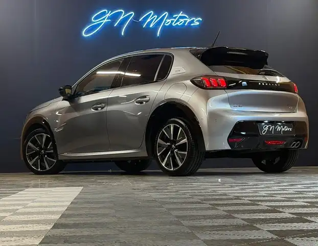 Peugeot 208 view 5