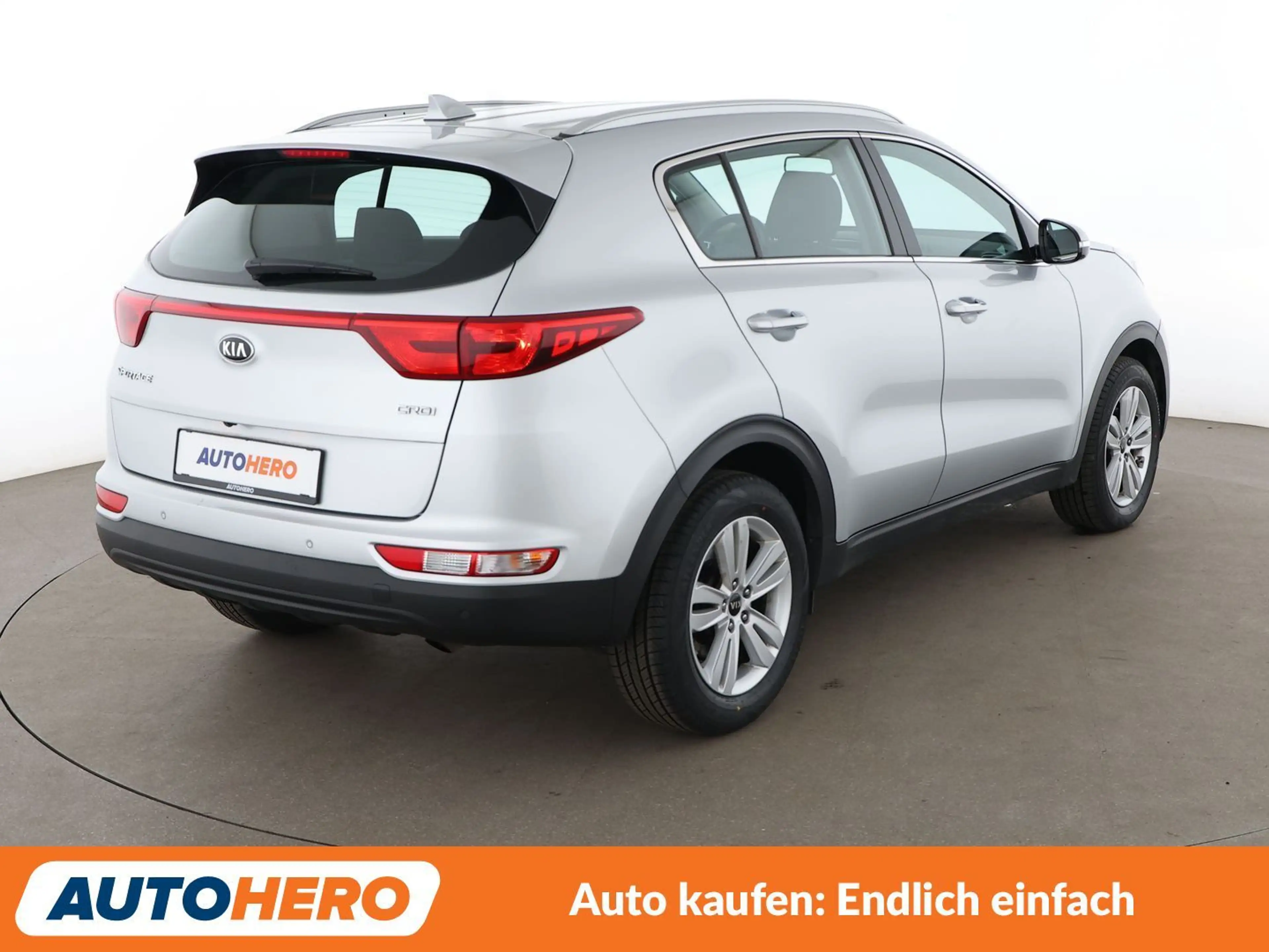 Kia Sportage 2.0 CRDi Vision 2WD*NAVI*TEMPO*CAM*PDC*SHZ* — photo 6