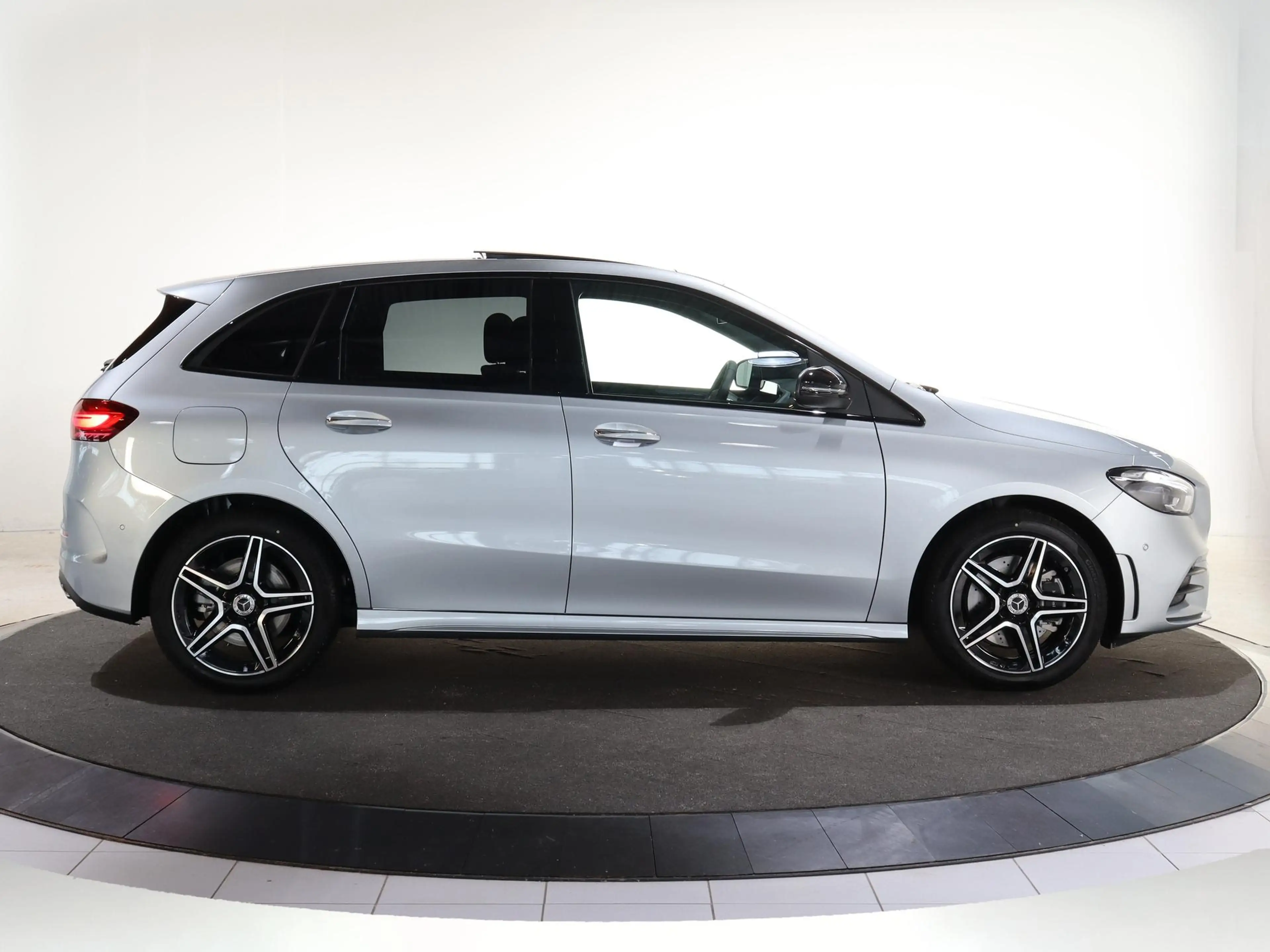 Mercedes-Benz B 250 250e Business Solution AMG | Panoramaschuifdak | N — photo 6