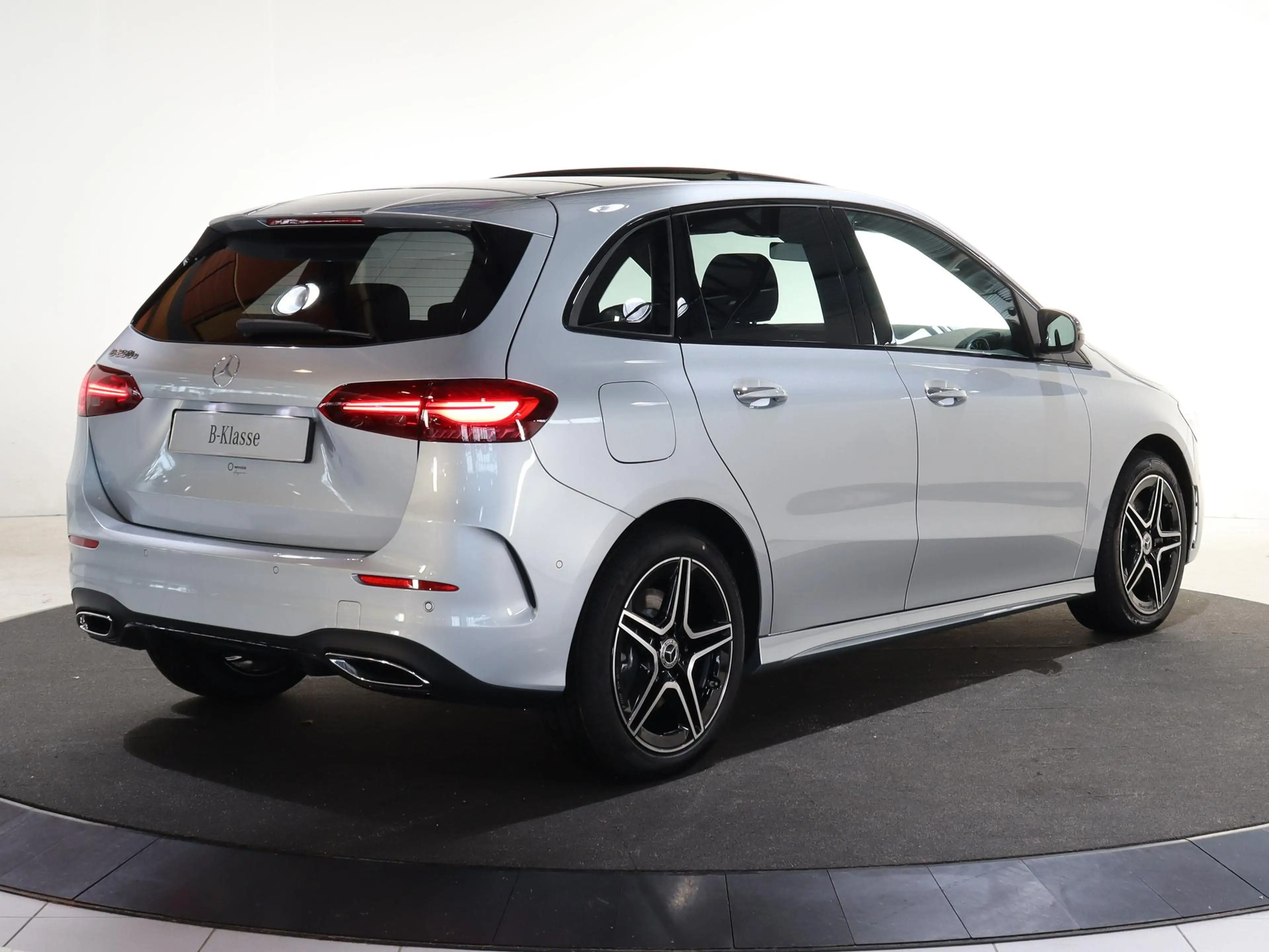 Mercedes-Benz B 250 250e Business Solution AMG | Panoramaschuifdak | N — photo 2
