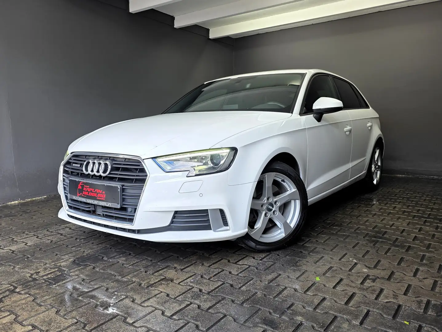 Audi A3 2.0 TDI SB quattro SPORT, ACC, NAVI, LED, Blanc - 1