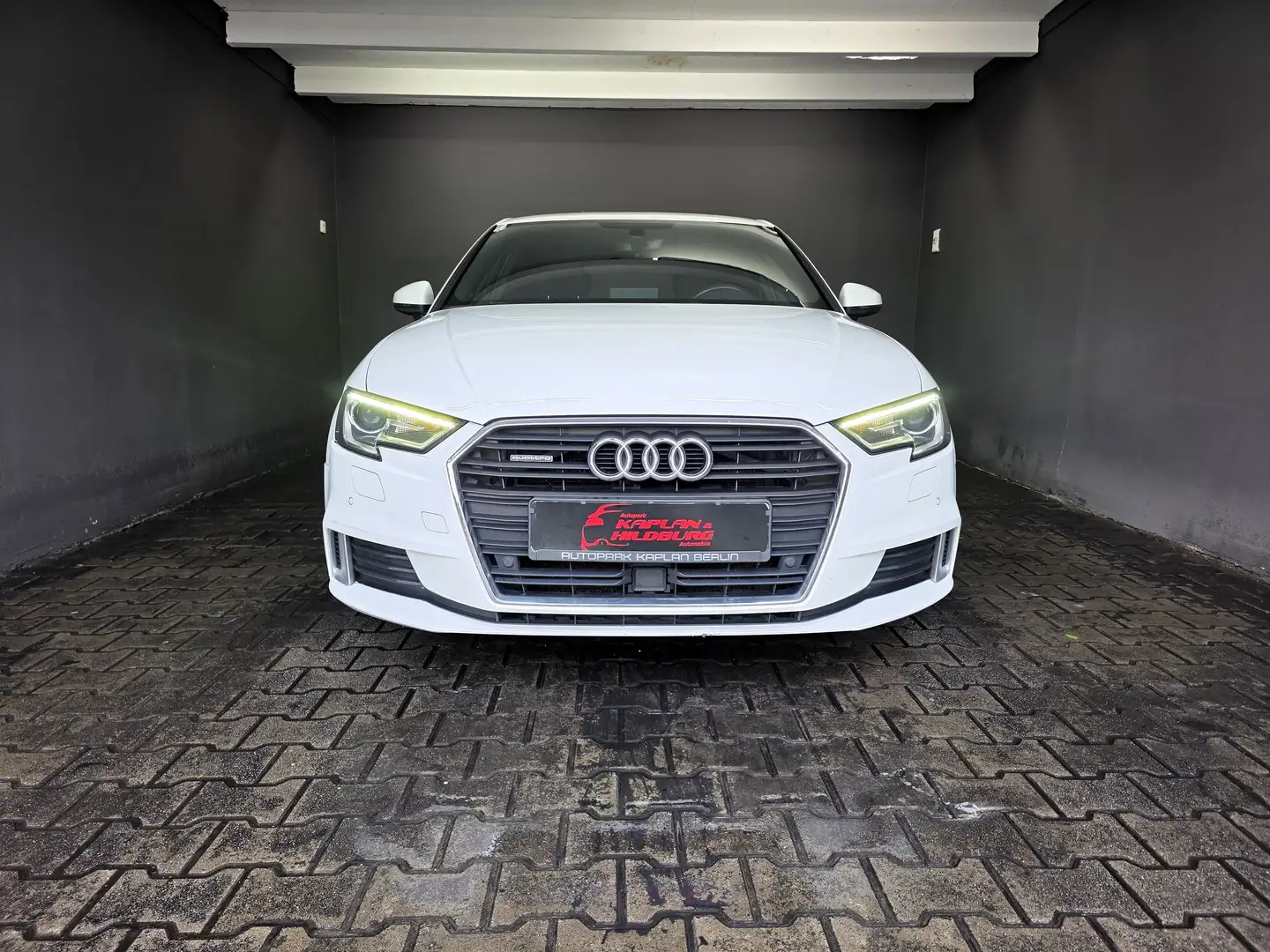 Audi A3 2.0 TDI SB quattro SPORT, ACC, NAVI, LED, Blanc - 2