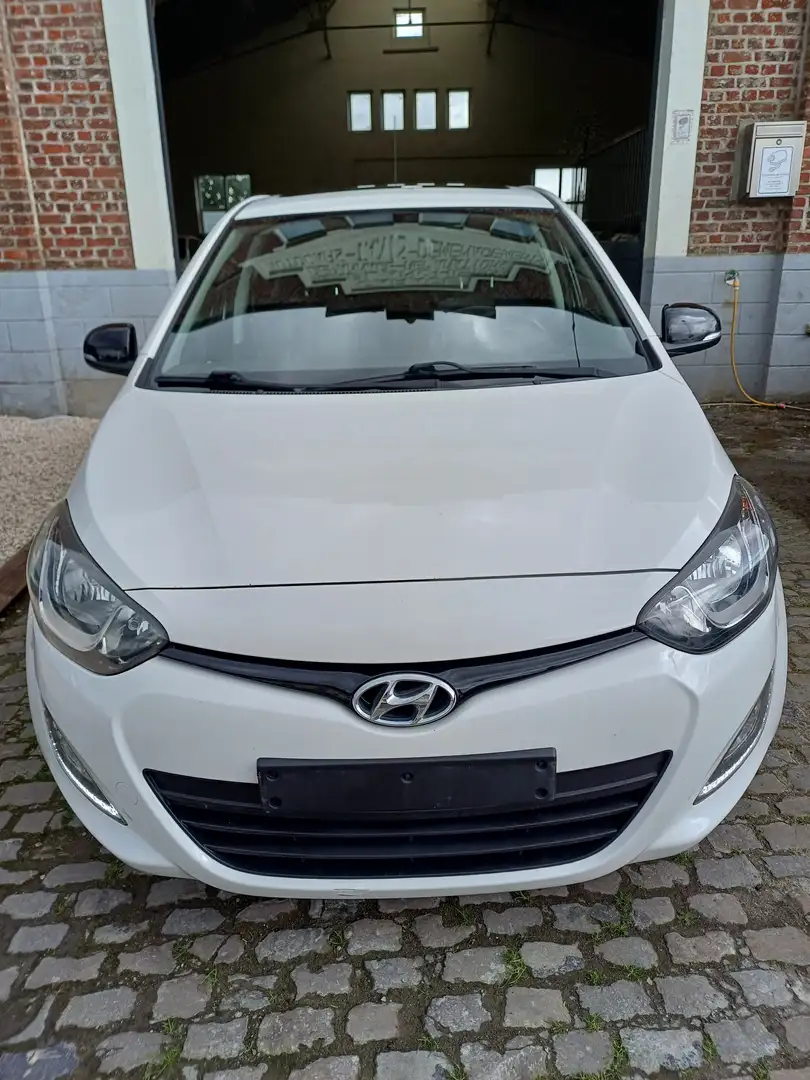 Hyundai i20 1.1 CRDi Business Edition Wit - 2