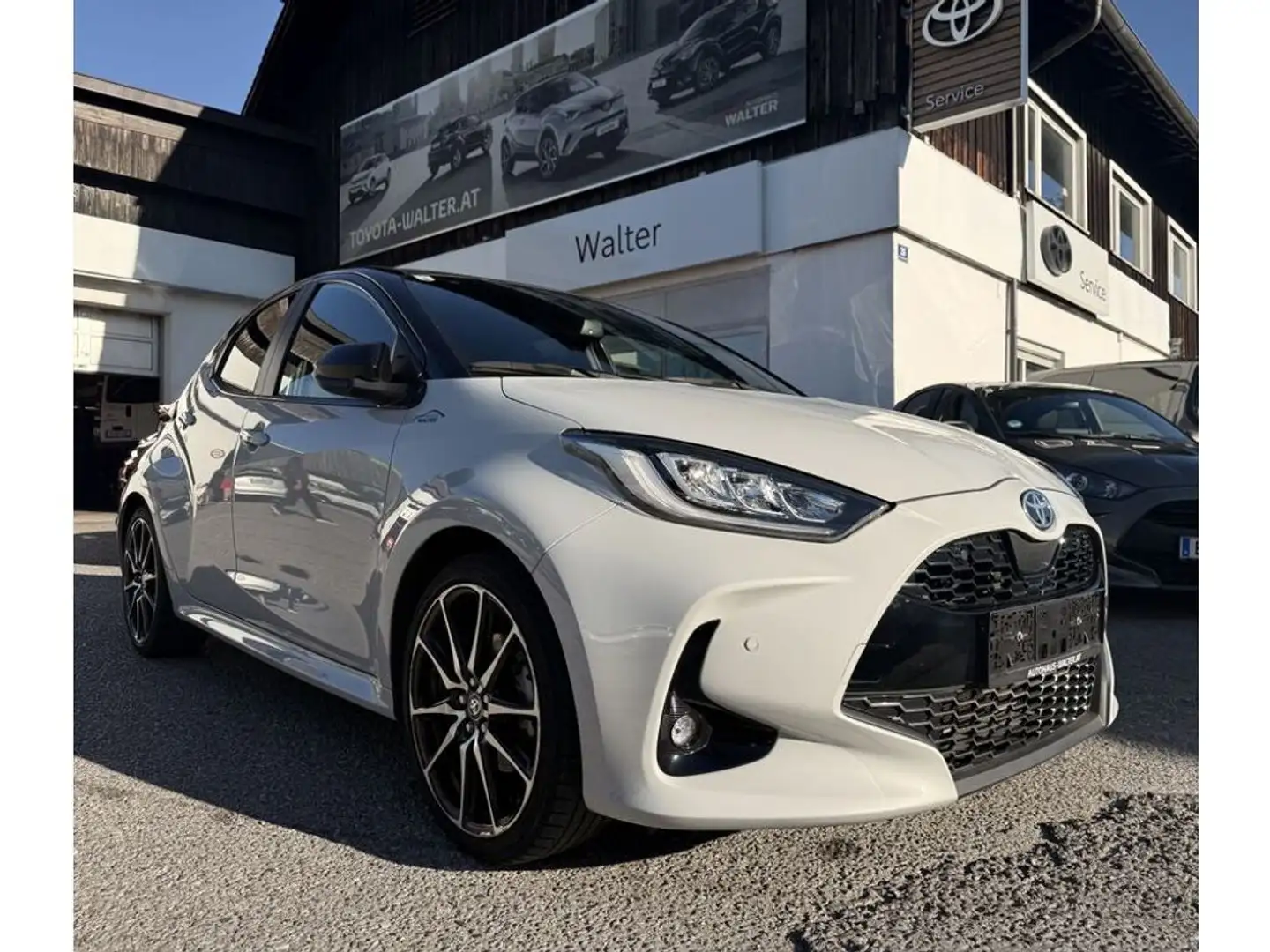 Toyota Yaris Hybrid 1,5l  GR Sport Weiß - 2