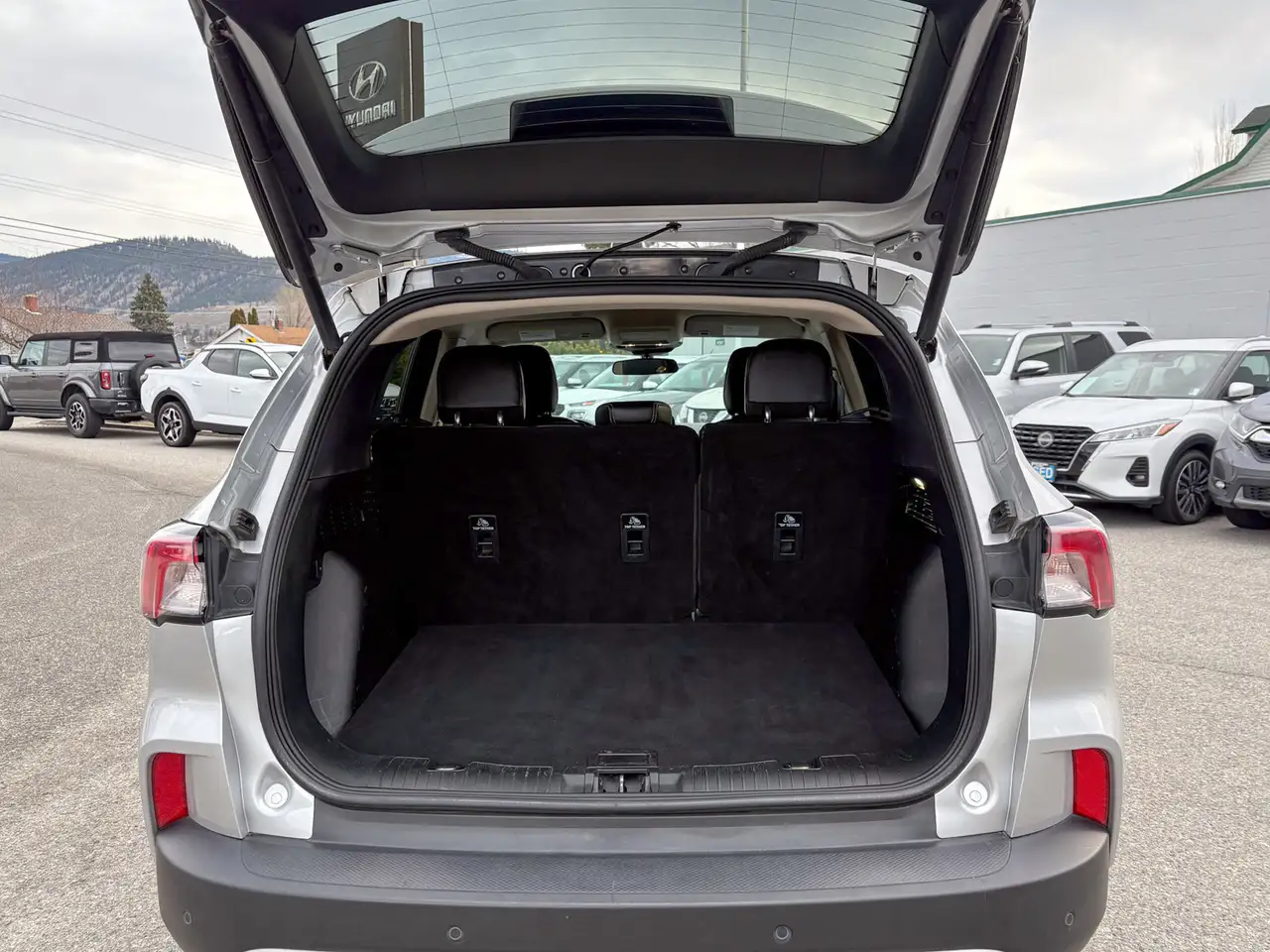 Ford Escape снимка Ford Escape