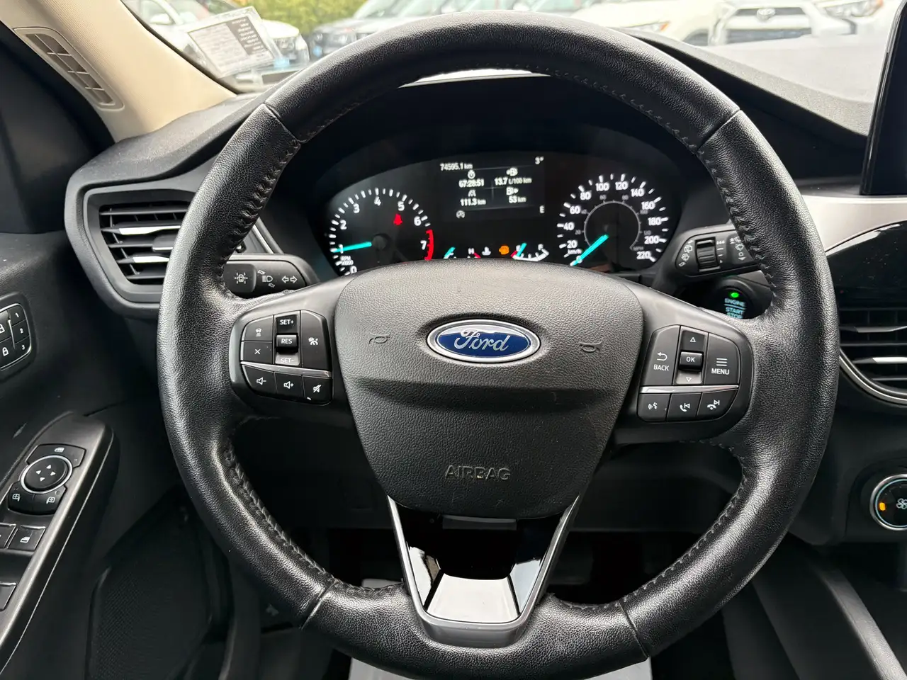Ford Escape снимка Ford Escape
