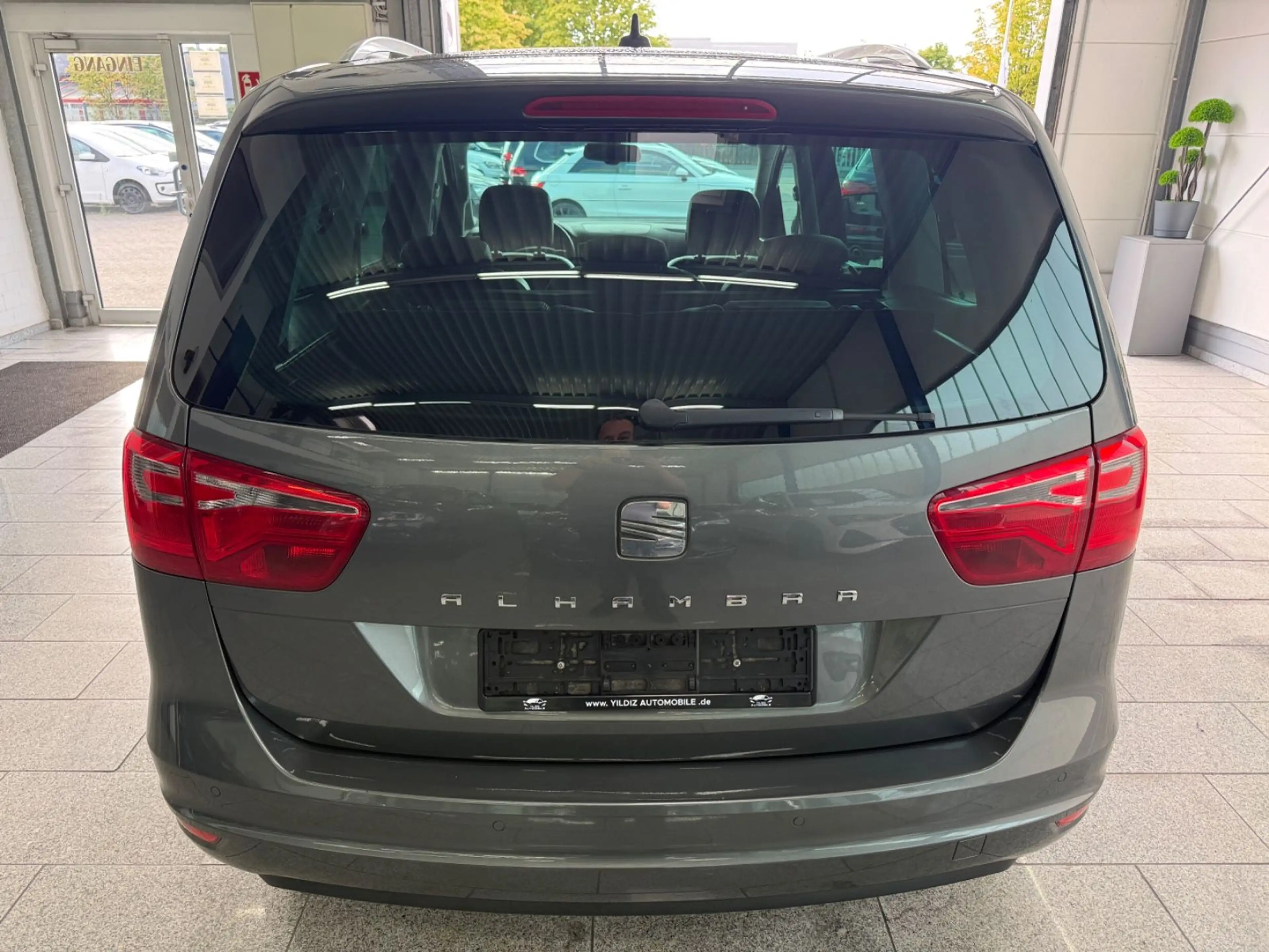 SEAT Alhambra 2.0 TDI*7-SITZ*AUTOM*CAM*BI-XN*NAV*MMRY — photo 8