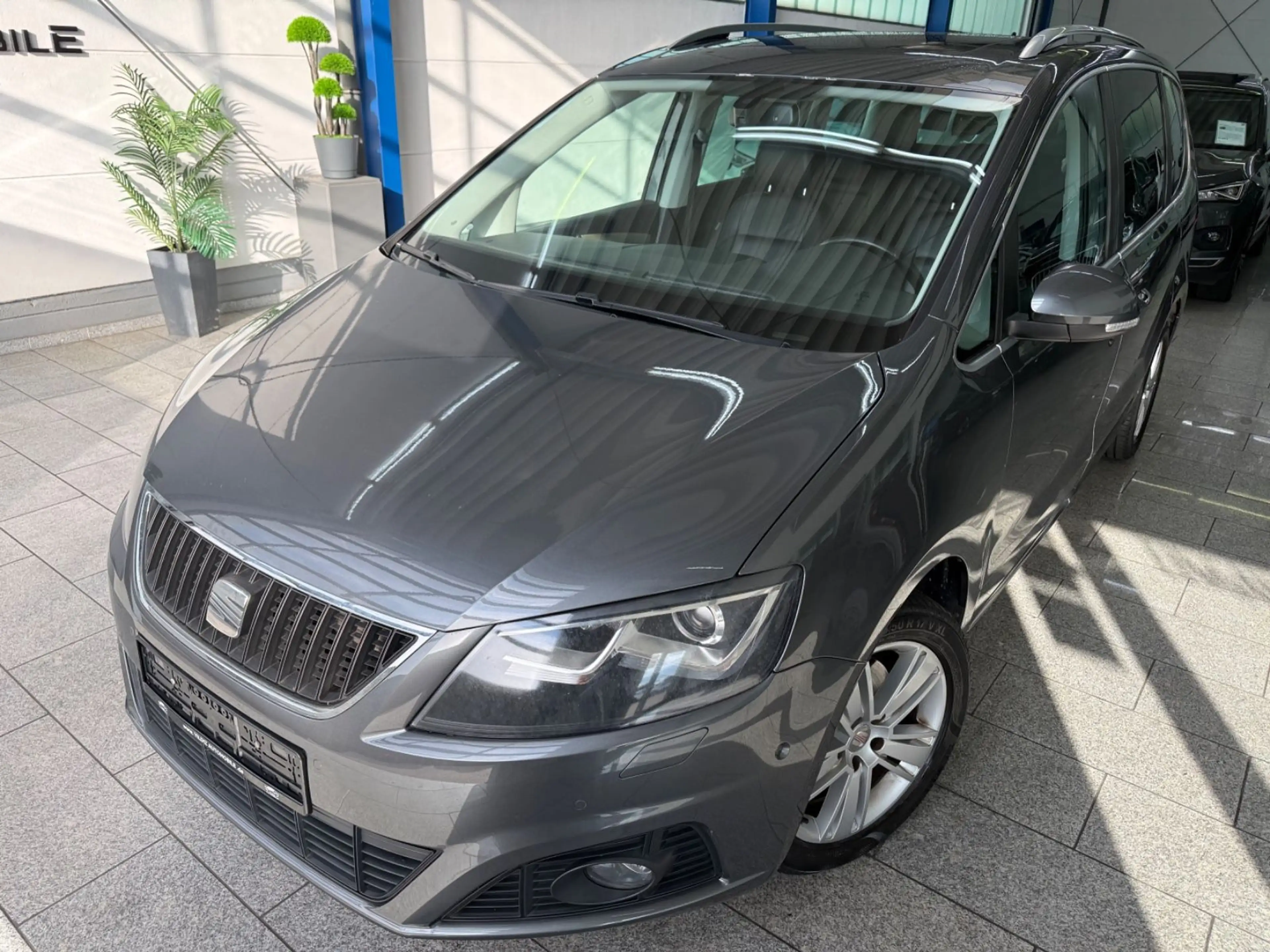 SEAT Alhambra 2.0 TDI*7-SITZ*AUTOM*CAM*BI-XN*NAV*MMRY