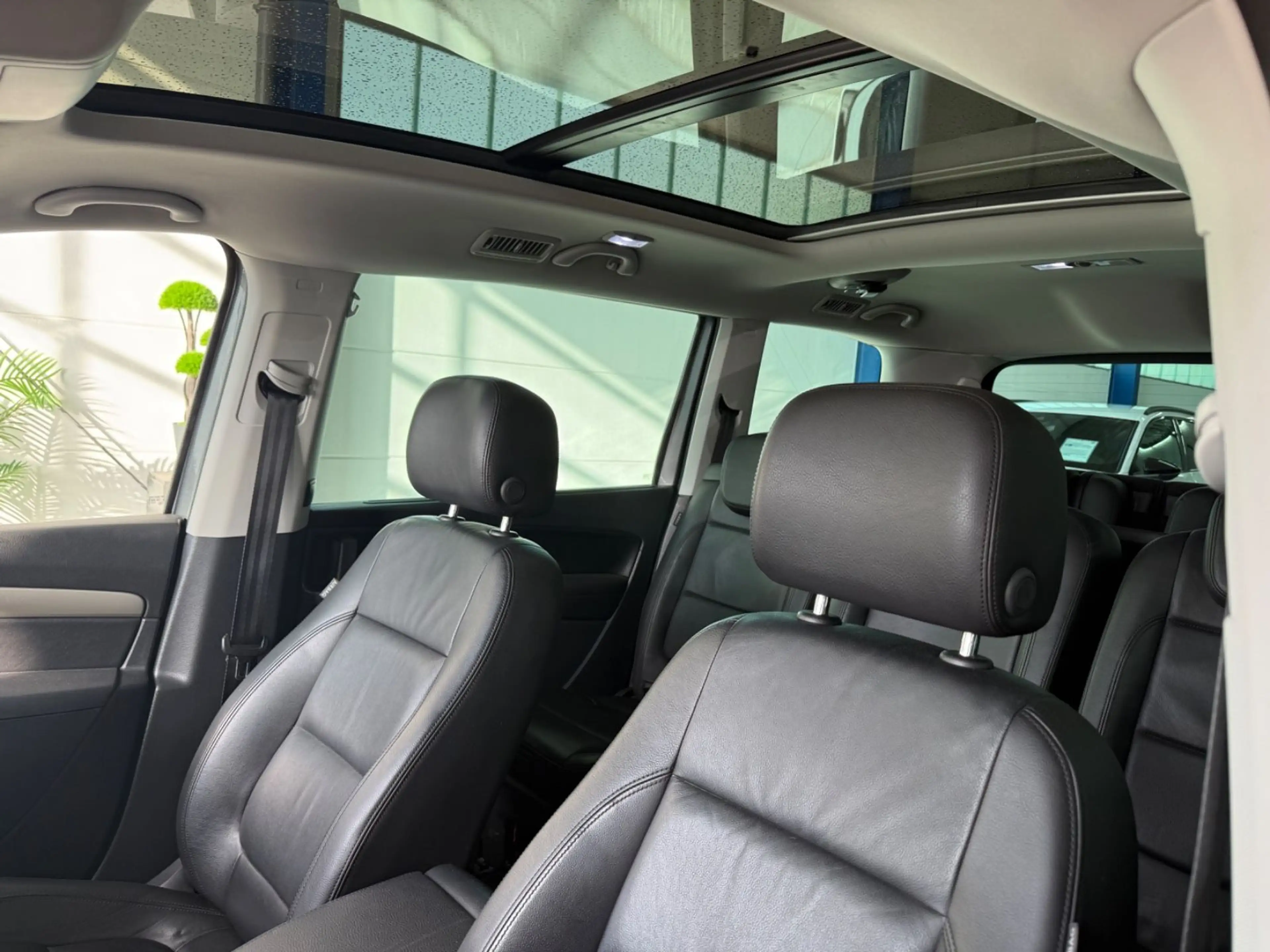SEAT Alhambra 2.0 TDI*7-SITZ*AUTOM*CAM*BI-XN*NAV*MMRY — photo 14