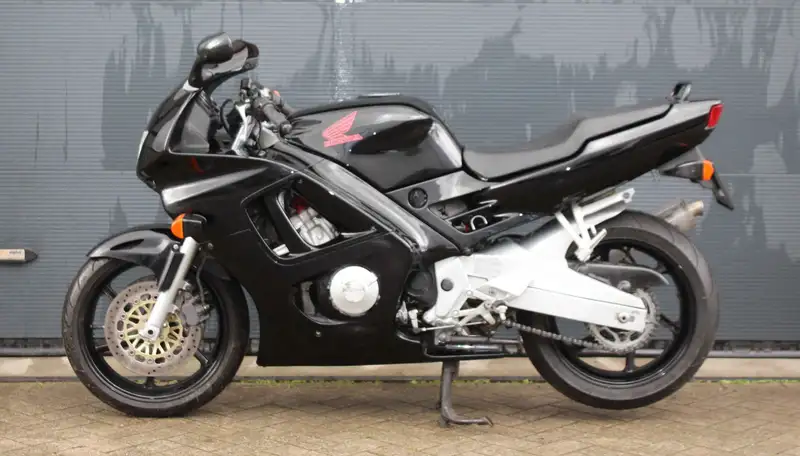 Honda CBR 600 - foto 3