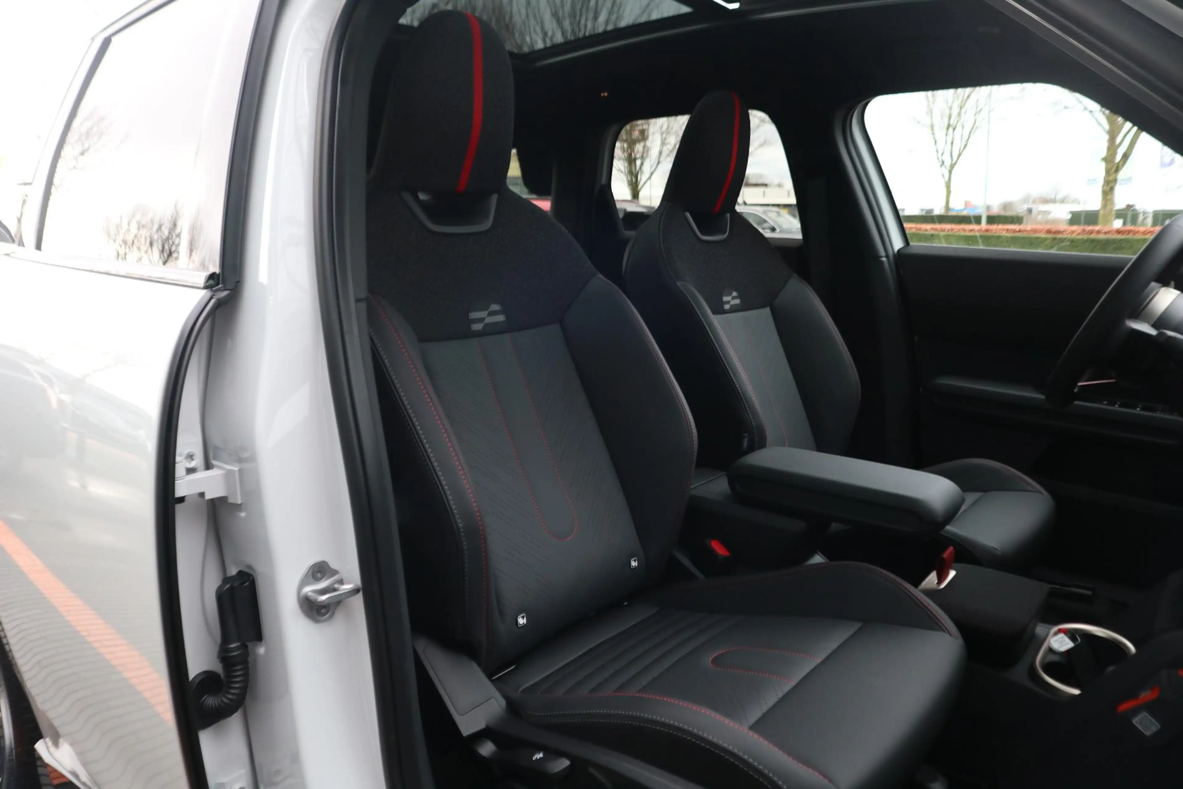 MINI Countryman E John Cooper Works Uitvoering | Pakket M | Harman K — photo 7