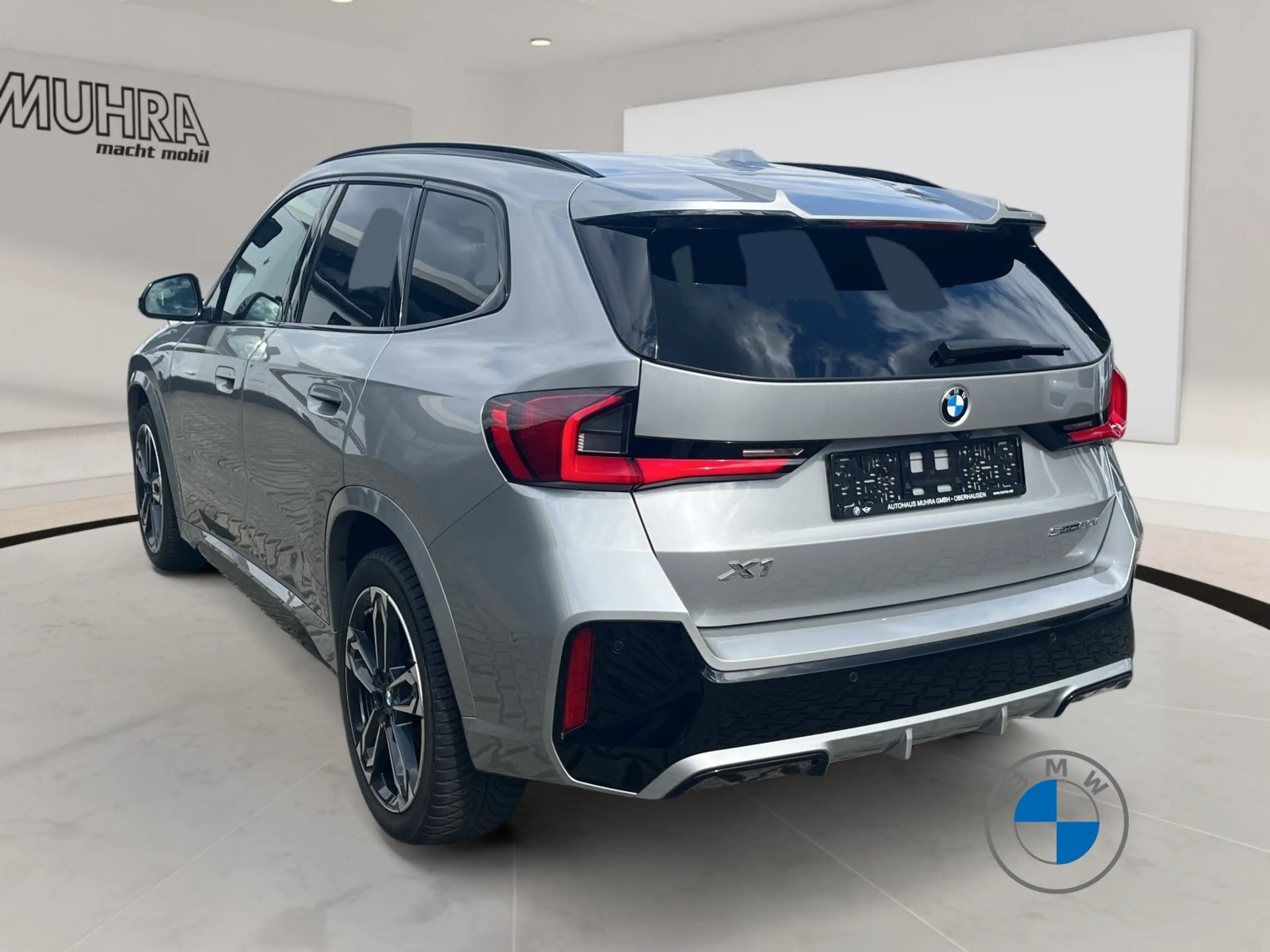 BMW X1 sDrive20i M Sport Pro 19" AHK Pano LED — photo 4