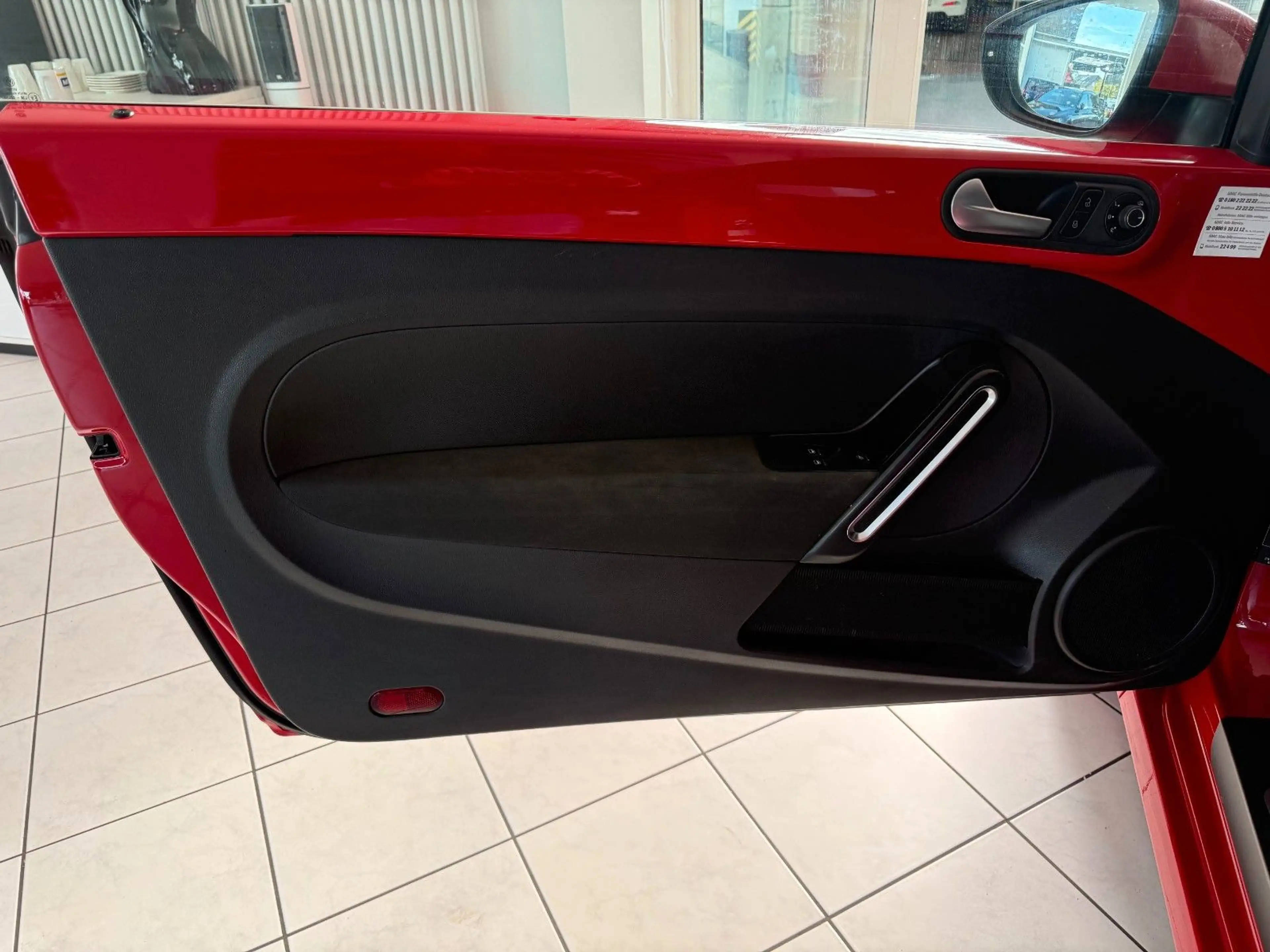 Volkswagen Beetle Cabriolet 1.2 TSI Design BMT — photo 9