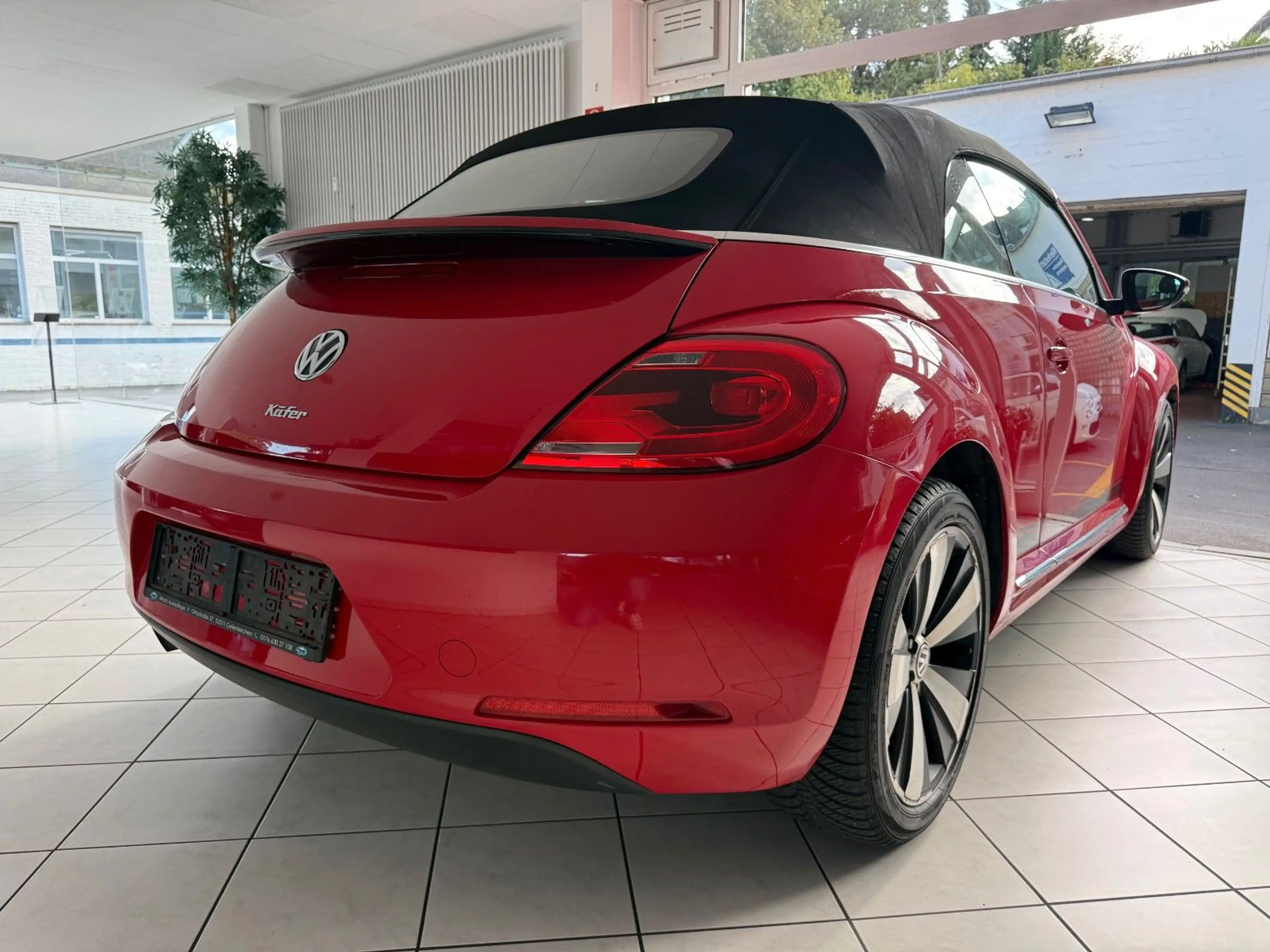 Volkswagen Beetle Cabriolet 1.2 TSI Design BMT — photo 10