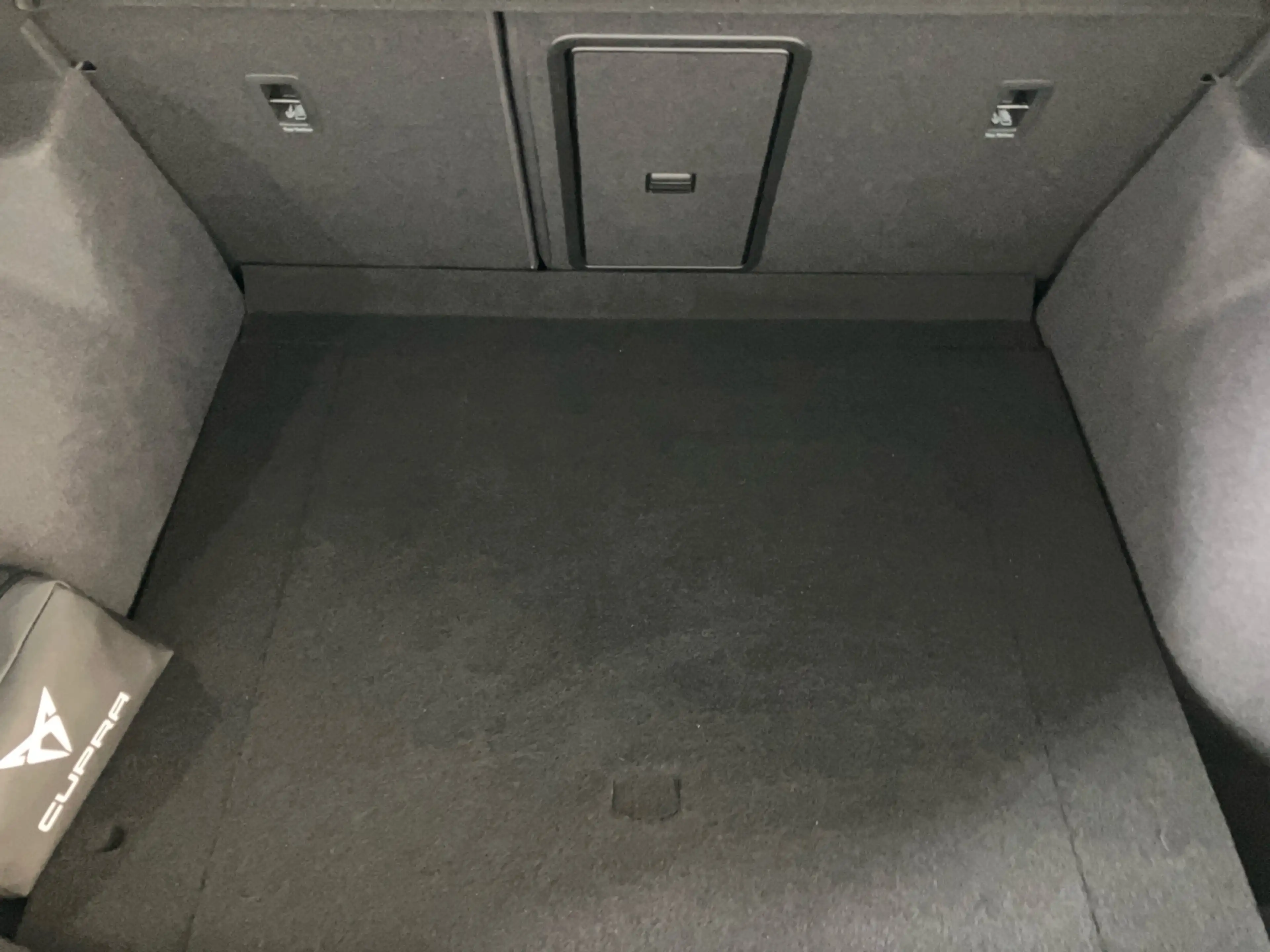 CUPRA Ateca 2.0 TSI DSG VZ AHK Pano LED Kamera — photo 11