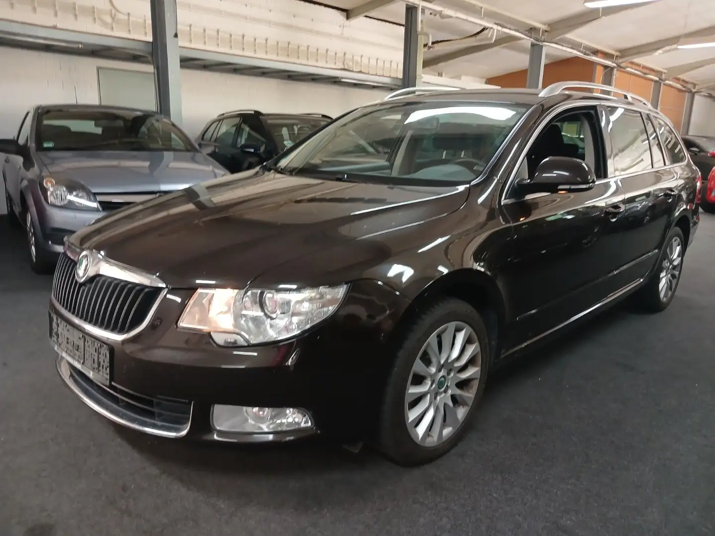 Skoda Superb Combi Ambition  NAVI AUTOMATIK PDC TOP 1. Braun - 1