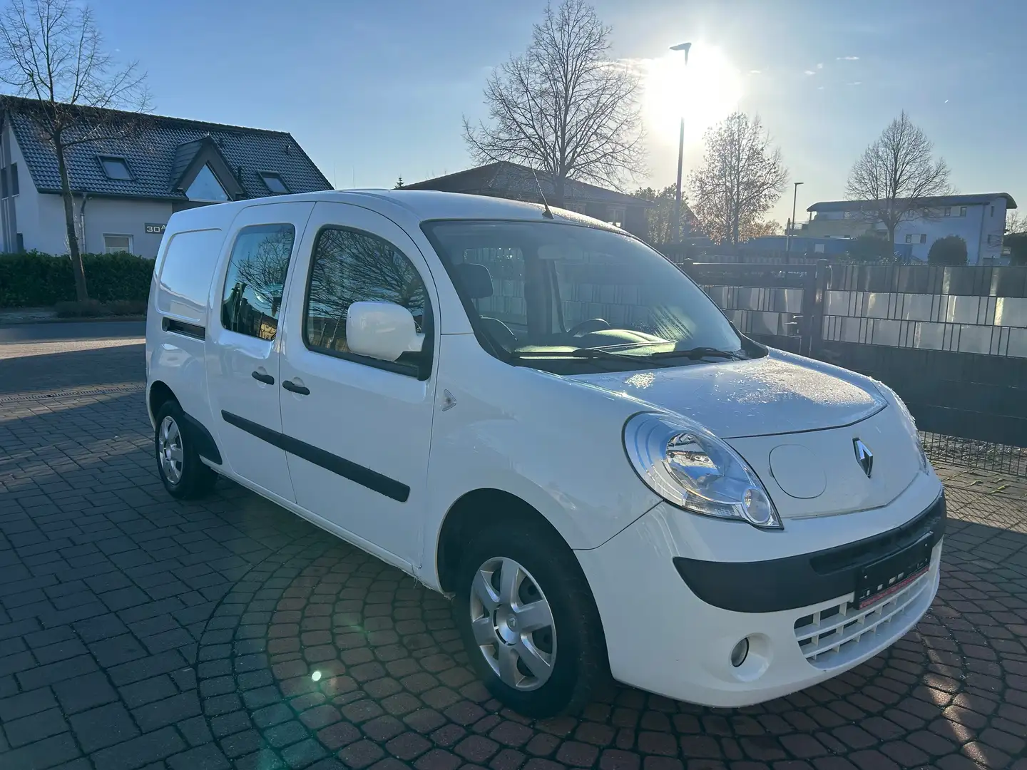 Renault Kangoo Z.E. Maxi 5-Sitzer TÜV:08/2027+1.HAND Weiß - 2