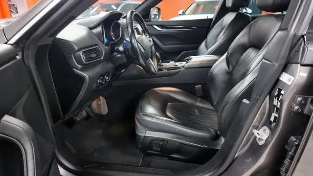Maserati Levante view 20