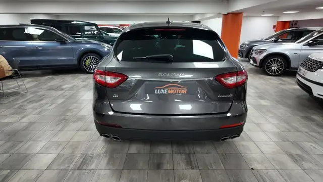 Maserati Levante view 5