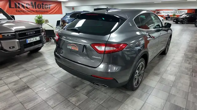 Maserati Levante view 6