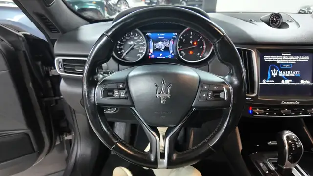 Maserati Levante view 24