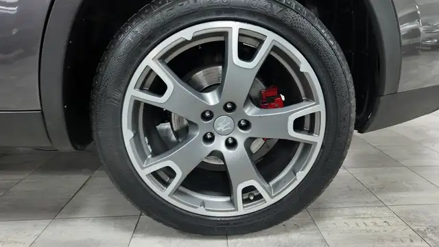 Maserati Levante view 12