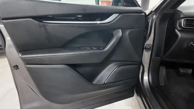 Maserati Levante view 18