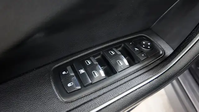 Maserati Levante view 19