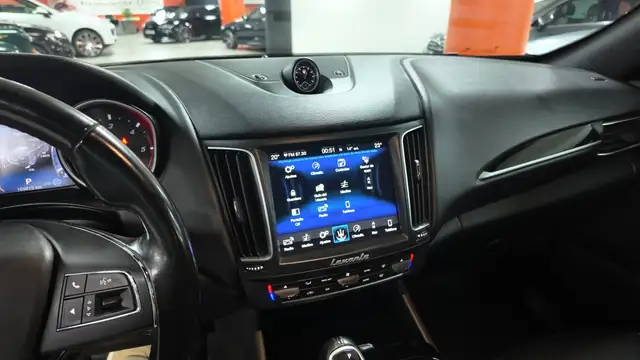 Maserati Levante view 29