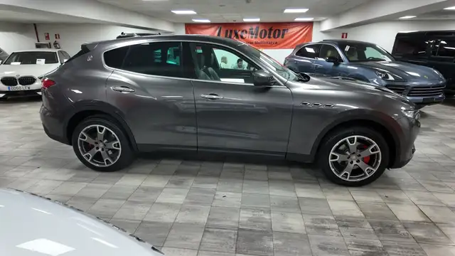 Maserati Levante view 7
