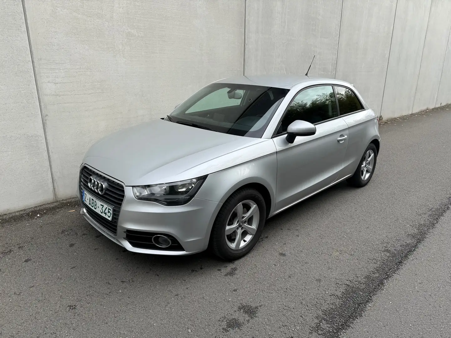 Audi A1 A1 1.4 TFSI Ambition S tronic / Automatique Gris - 1