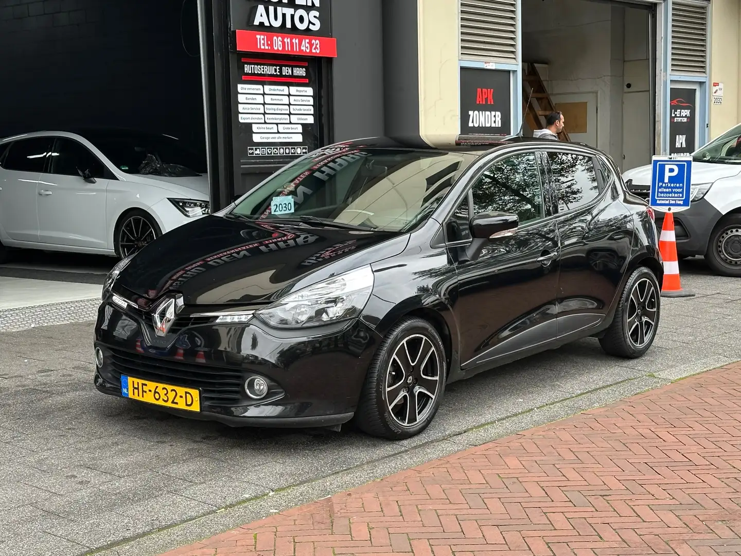 Renault Clio 1.5 dCi ECO Dynamique 5 Deurs Airco Carplay Noir - 1
